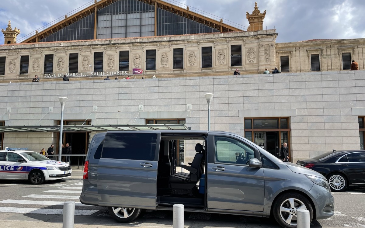 Cab in marseille saint charles station